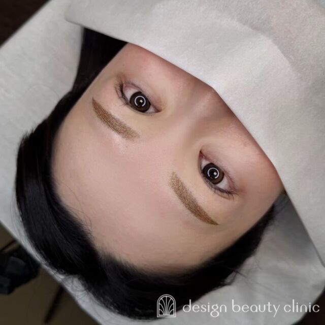 ■お悩み・ご希望：
毎日のメイクを楽にしたいとご希望の方💐
毛量が少ないので、メイク感がでるよう仕上げました🪞✨

■施術内容：
パウダー（2D）

お写真ご協力ありがとうございました☺️

➤施術名：アートメイク眉毛　1回33,000円（税込）
➤施術の説明：皮膚の浅い層を専用針で傷をつけて色素を入れることにより、皮膚を着色する施術です。
➤リスク・副作用：炎症症状(発赤・腫脹・熱感・疼痛)、内出血、痒み、アレルギー反応、感染等。

⚠️DMでのお問い合わせはお受けしておりません
お問い合わせは、クリニックへ直接お電話をお願いいたします🌱

････････････････････････････････････････

■医療機関名
デザイン ビューティー クリニック

■ご予約方法
•WEB／LINE（プロフィールからリンクできます）
•電話

■電話番号（問い合わせ・予約）
メニューによって電話番号が異なります。

🌿アートメイク（大阪）
　06-6616-8095

🌿美容皮膚科メニュー（大阪）
　06-6743-4652

🌿アートメイク（東京）
　03-6263-2519

■店舗紹介
アートメイクは下記の4院どこでもお受けいただけます。

🎀梅田エリアで通いやすい方はこちら🎀
🏥梅田本院
〒530-0013 大阪府大阪市北区茶屋町15-8
茶屋町ビル2階

営業時間：10:00～19:00
定休日：不定休
診療メニュー：美容皮膚科 / アートメイク

🏥アートメイク梅田院
〒530-0014 大阪府大阪市北区鶴野町2-1
梅田タナダビル１階

営業時間：10:00～19:00
定休日：不定休
診療メニュー： アートメイク

🎀 心斎橋・難波(なんば)エリアで通いやすい方はこちら 🎀
🏥アートメイク心斎橋院
〒542-0083 大阪市中央区東心斎橋1-20-14
心斎橋エルナ岩崎ビル5階

営業時間：10:00～19:00
定休日：不定休
診療メニュー： アートメイク

🎀 ついに東京エリアに開院！🎀
🏥アートメイク東京銀座院
〒104-0061 東京都中央区銀座1丁目28-16
SUGIURA GINZA 7階

営業時間：10:00～19:00
定休日：不定休
診療メニュー： アートメイク

････････････････････････････････････････

#アートメイク #アートメイク眉 #アートメイクリップ #アートメイク大阪 #アートメイク東京