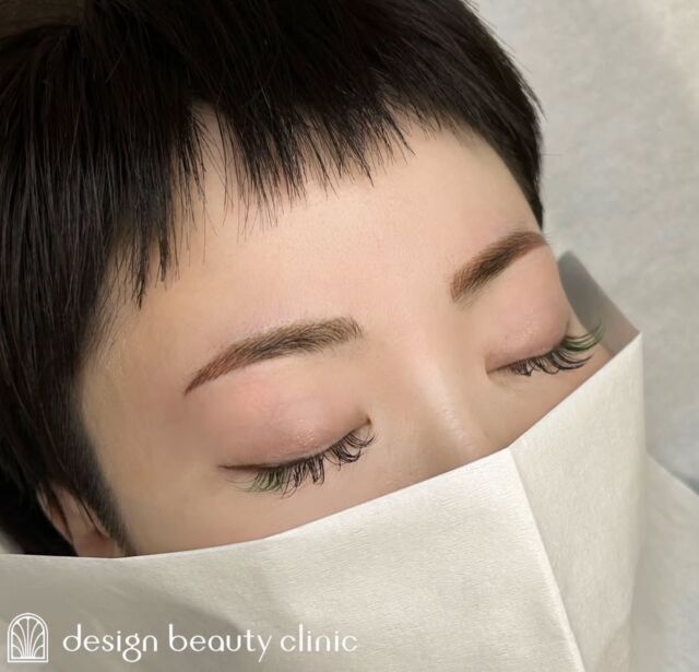 🪄
■お悩み・ご希望：
1回目が薄くなり、毛がない部分の薄さが気になりご来院💐
アートメイクをしたことでメイクが時短でき朝に余裕ができましたと嬉しいご報告を頂きました💓

■施術内容：
毛並み+パウダー（4D）

お写真ご協力ありがとうございました☺️

➤施術名：アートメイク眉毛　1回33,000円（税込）
➤施術の説明：皮膚の浅い層を専用針で傷をつけて色素を入れることにより、皮膚を着色する施術です。
➤リスク・副作用：炎症症状(発赤・腫脹・熱感・疼痛)、内出血、痒み、アレルギー反応、感染等。

⚠️DMでのお問い合わせはお受けしておりません
お問い合わせは、クリニックへ直接お電話をお願いいたします🌱

････････････････････････････････････････

■医療機関名
デザイン ビューティー クリニック

■ご予約方法
•WEB／LINE（プロフィールからリンクできます）
•電話

■電話番号（問い合わせ・予約）
メニューによって電話番号が異なります。

🌿アートメイク（大阪）
　06-6616-8095

🌿美容皮膚科メニュー（大阪）
　06-6743-4652

🌿アートメイク（東京）
　03-6263-2519

■店舗紹介
アートメイクは下記の4院どこでもお受けいただけます。

🎀梅田エリアで通いやすい方はこちら🎀
🏥梅田本院
〒530-0013 大阪府大阪市北区茶屋町15-8
茶屋町ビル2階

営業時間：10:00～19:00
定休日：不定休
診療メニュー：美容皮膚科 / アートメイク

🏥アートメイク梅田院
〒530-0014 大阪府大阪市北区鶴野町2-1
梅田タナダビル１階

営業時間：10:00～19:00
定休日：不定休
診療メニュー： アートメイク

🎀 心斎橋・難波(なんば)エリアで通いやすい方はこちら 🎀
🏥アートメイク心斎橋院
〒542-0083 大阪市中央区東心斎橋1-20-14
心斎橋エルナ岩崎ビル5階

営業時間：10:00～19:00
定休日：不定休
診療メニュー： アートメイク

🎀 ついに東京エリアに開院！🎀
🏥アートメイク東京銀座院
〒104-0061 東京都中央区銀座1丁目28-16
SUGIURA GINZA 7階

営業時間：10:00～19:00
定休日：不定休
診療メニュー： アートメイク

････････････････････････････････････････

#アートメイク #アートメイク眉 #アートメイクリップ #アートメイク大阪 #アートメイク東京